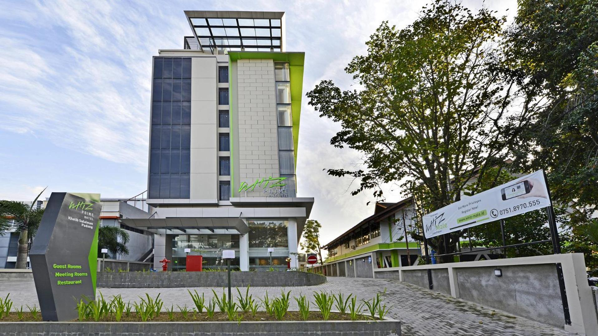 Whiz Prime Hotel Khatib Sulaiman Padang מראה חיצוני תמונה