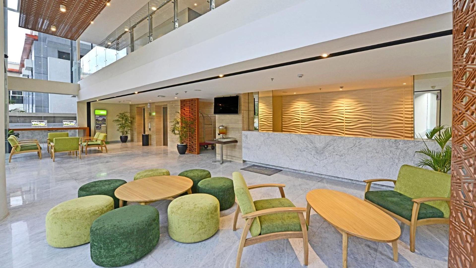 Whiz Prime Hotel Khatib Sulaiman Padang מראה חיצוני תמונה