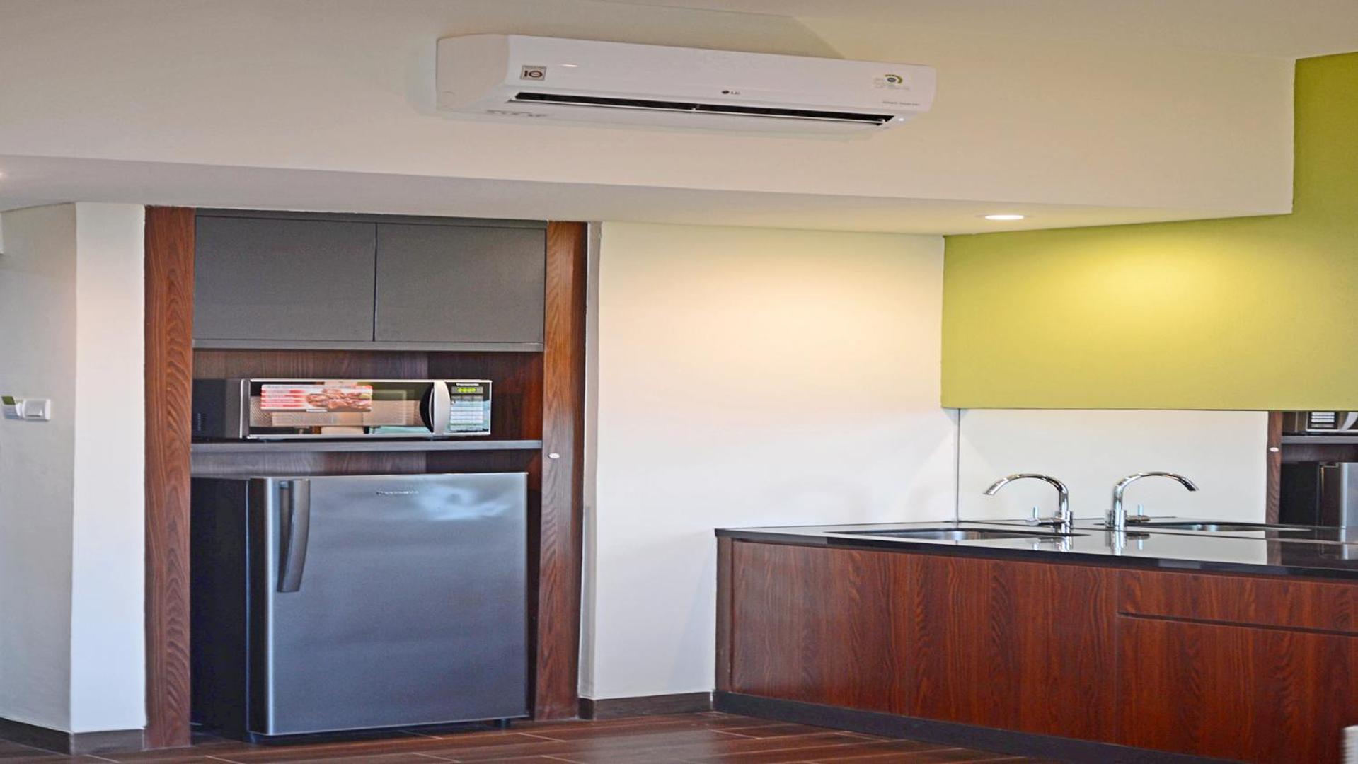 Whiz Prime Hotel Khatib Sulaiman Padang מראה חיצוני תמונה